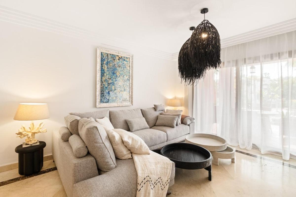Napoles In Vasari Apartemen